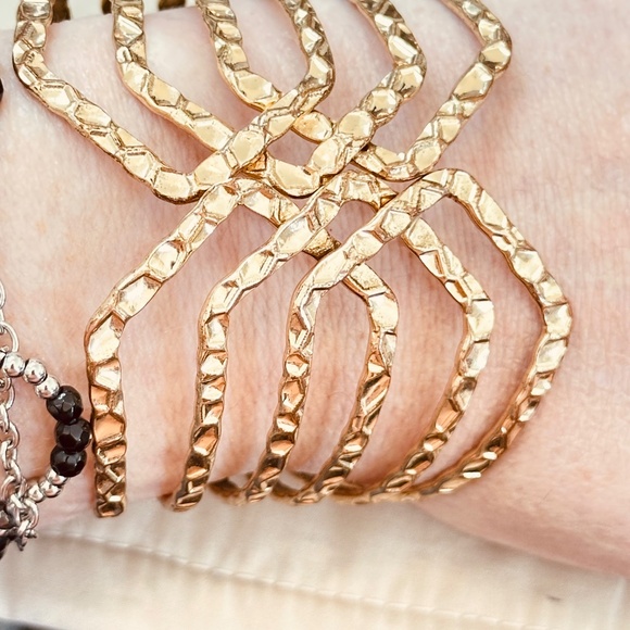 2/$20 Gold Tone Wide Bangle Bracelet w/Textured Design & Hinge Vintage - Picture 3 of 11